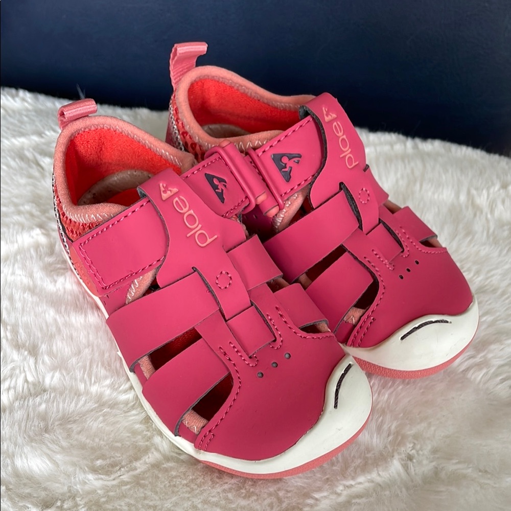 PLAE baby / toddler girl size 7 brand new coral pink sandals.